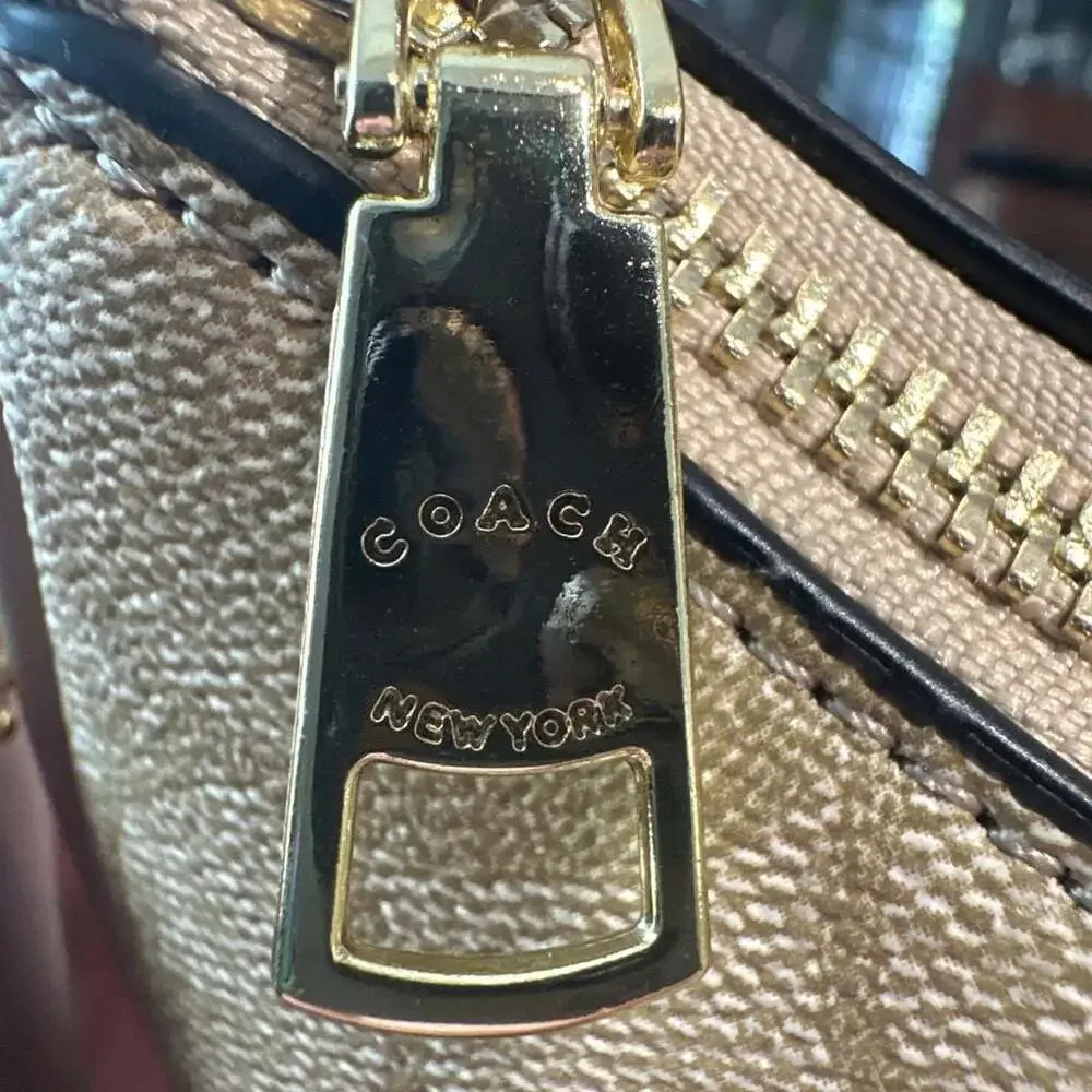 Coach Teri Shoulder Bag In Signature Canvas